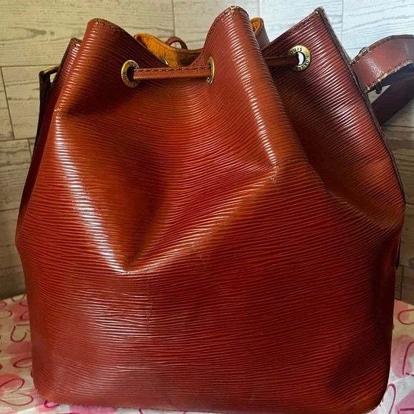 Authentic Louis Vuitton purse and wallet - Picture 2 of 16